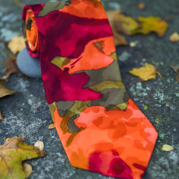 Louis/NY Handmade in Italy. 100% Silk Necktie